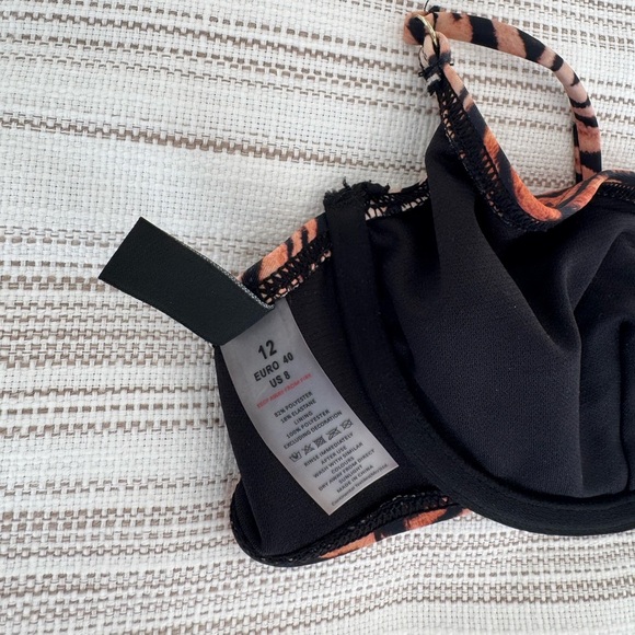 ASOS South Beach mix and match monowire bikini top in tiger animal print - Picture 5 of 5
